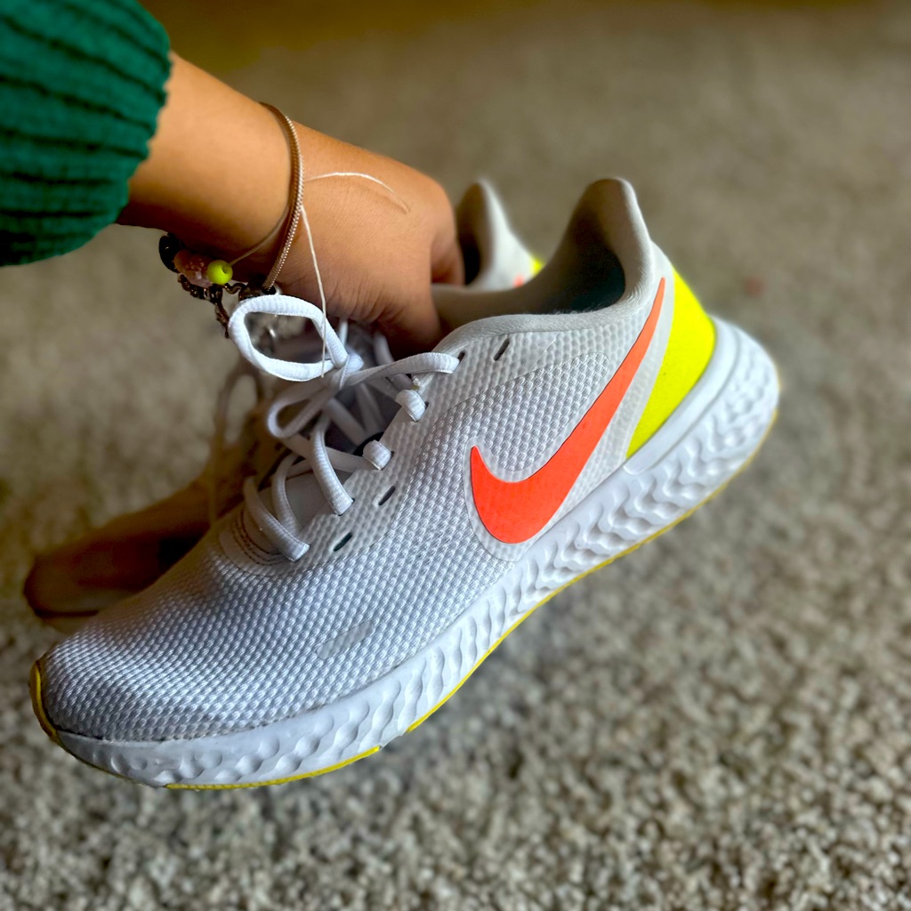 Nike Revolution